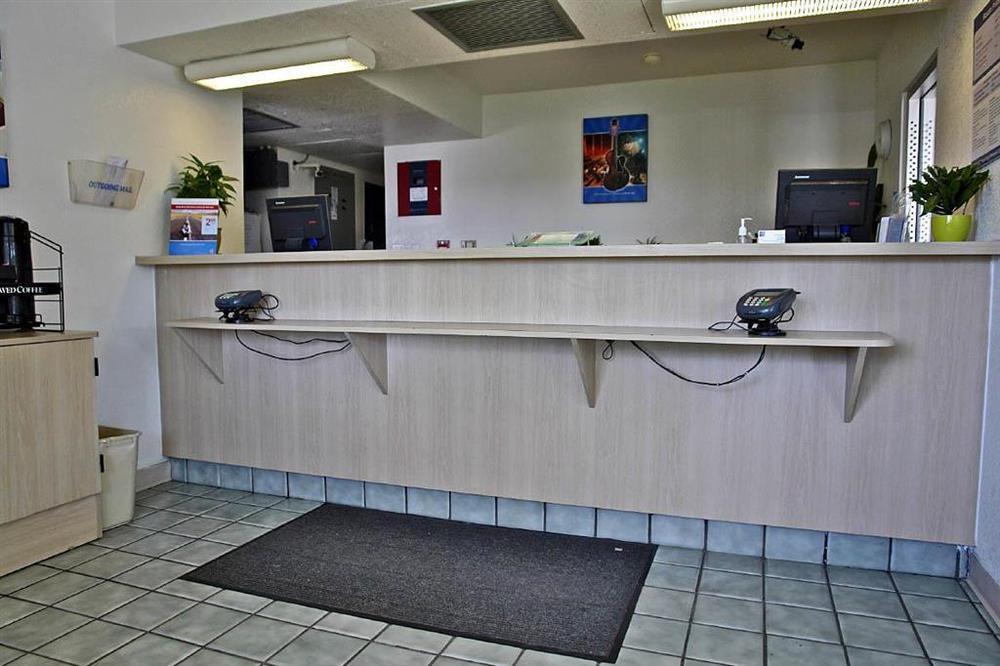 Motel 6-Pueblo, Co - I-25 Interior photo