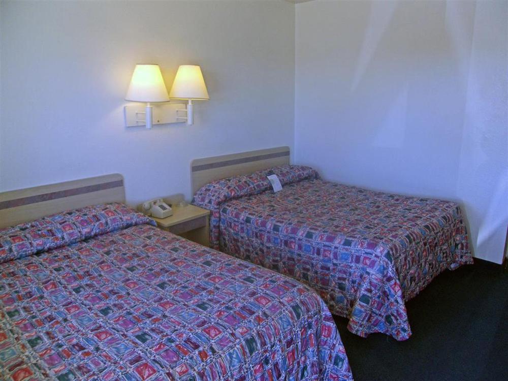 Motel 6-Pueblo, Co - I-25 Room photo